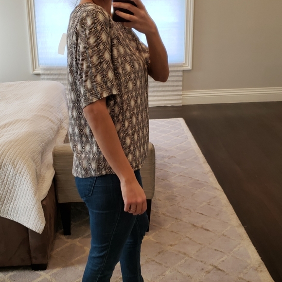 NWT WOMEN'S PRINTED SHORT SLEEVE BLOUSE T SHIRT - Picture 3 of 4